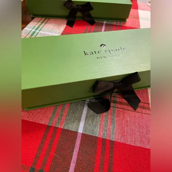 NWT! ♠️ kate spade 3-pair gift set cozy low socks. Limited edition KS gift box! - Picture 12 of 13